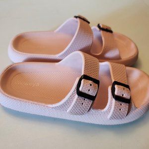 Pillow Slides/Slippers
